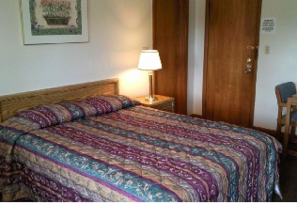 Colonial Inn Mercer-Grove City Oda fotoğraf