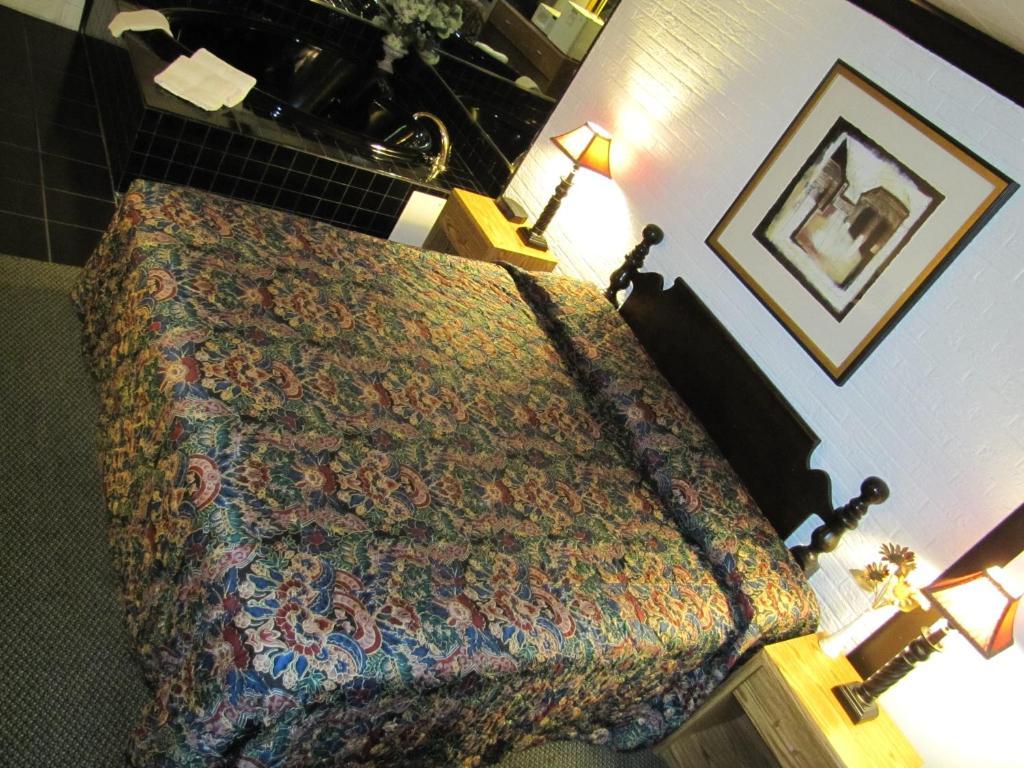 Colonial Inn Mercer-Grove City Oda fotoğraf