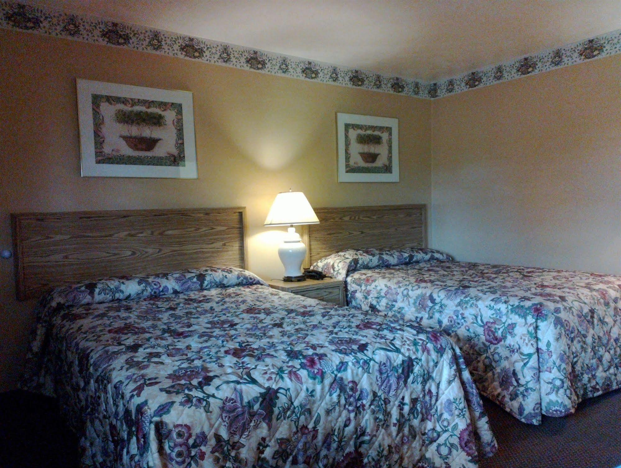 Colonial Inn Mercer-Grove City Dış mekan fotoğraf