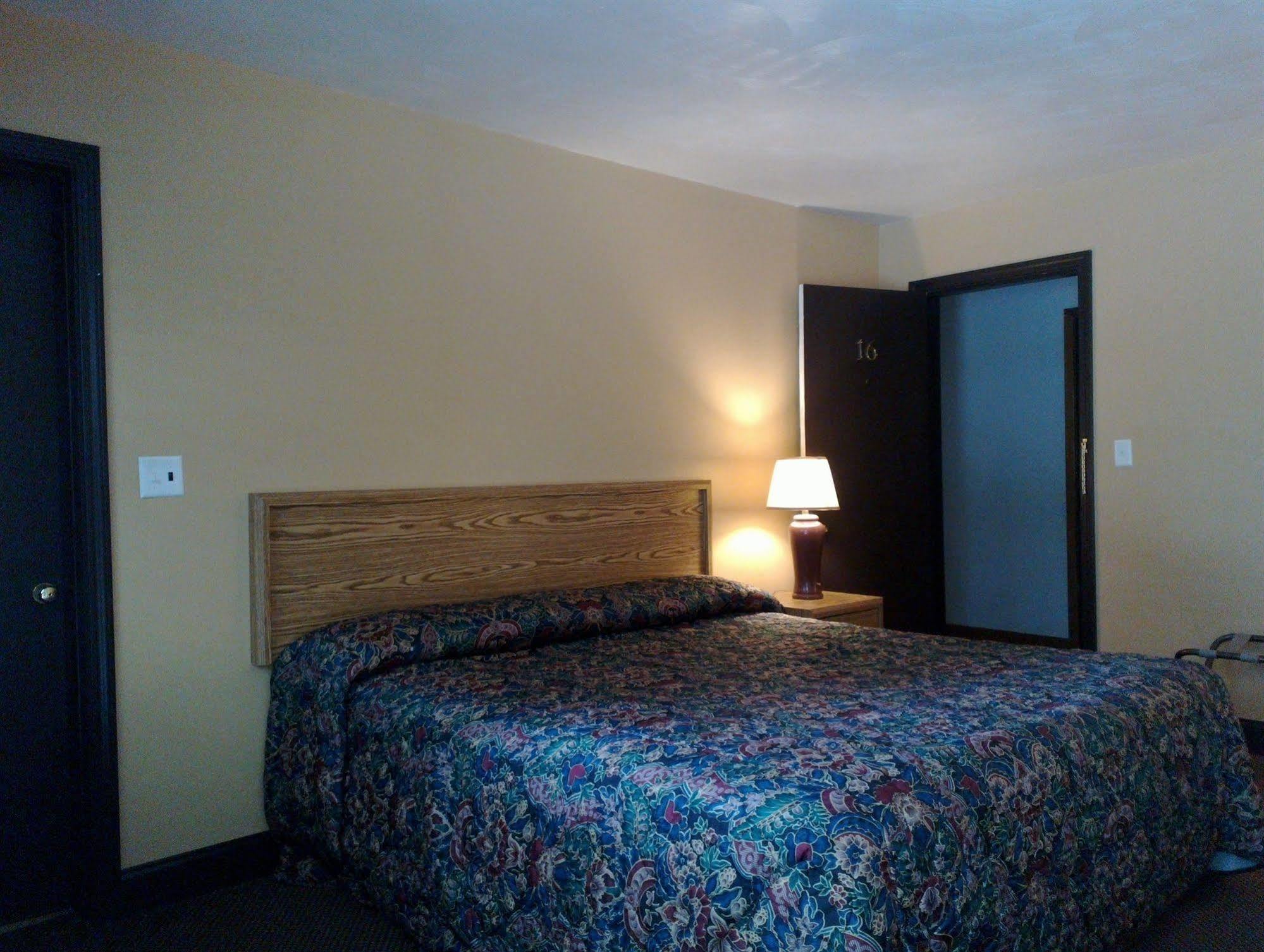 Colonial Inn Mercer-Grove City Dış mekan fotoğraf