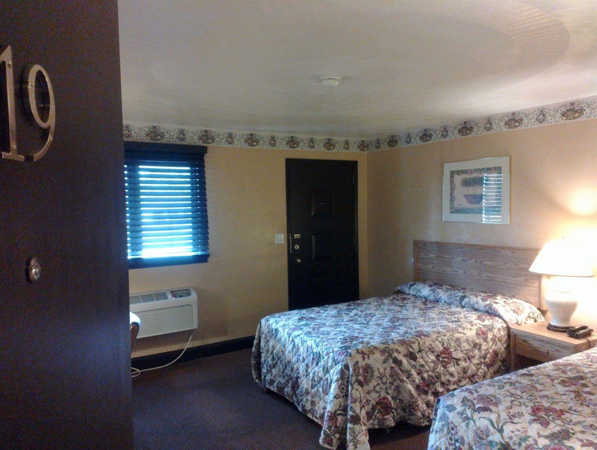 Colonial Inn Mercer-Grove City Dış mekan fotoğraf